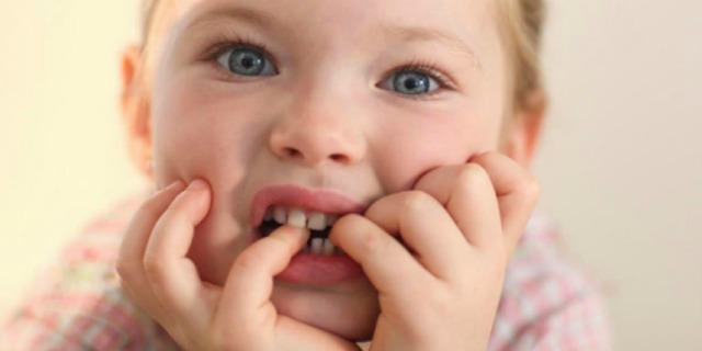 10 cose che solo le persone che mangiano le unghie possono capire